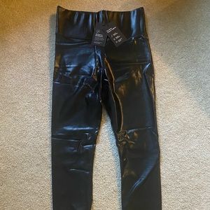 BNWT Knix/Birds Papaya black metallic leggings